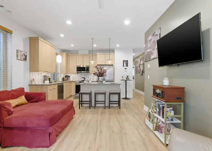 Apartment Black Gallery Solar 2br Woodlawn *